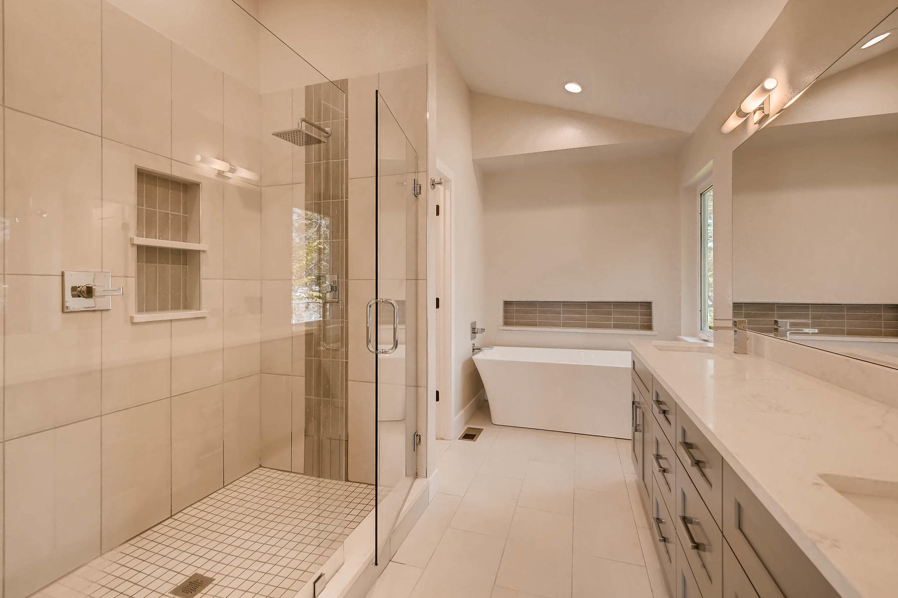 2753 S Acoma St Englewood CO-019-11-2nd Floor Master Bathroom-MLS_Size.jpg