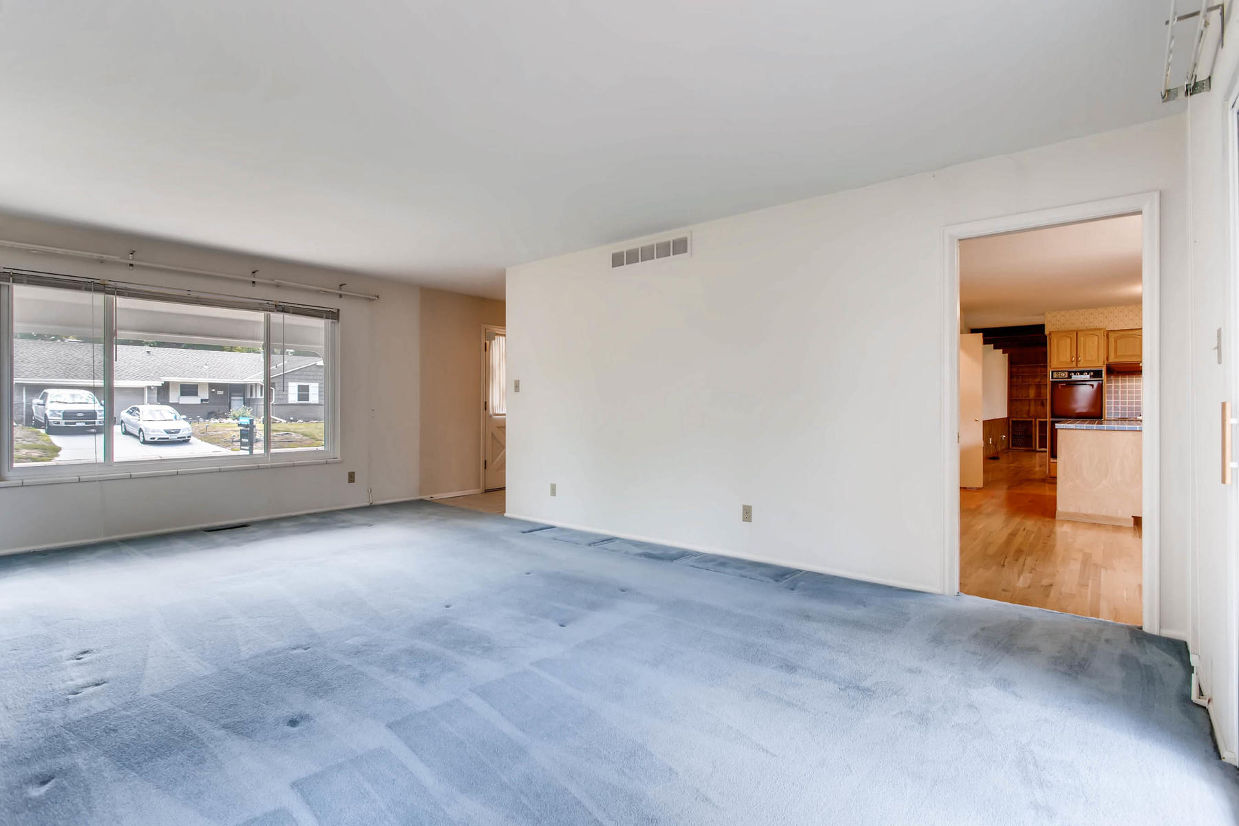 3111 S Monaco Circle Denver CO-005-7-Living Room-MLS_Size.jpg