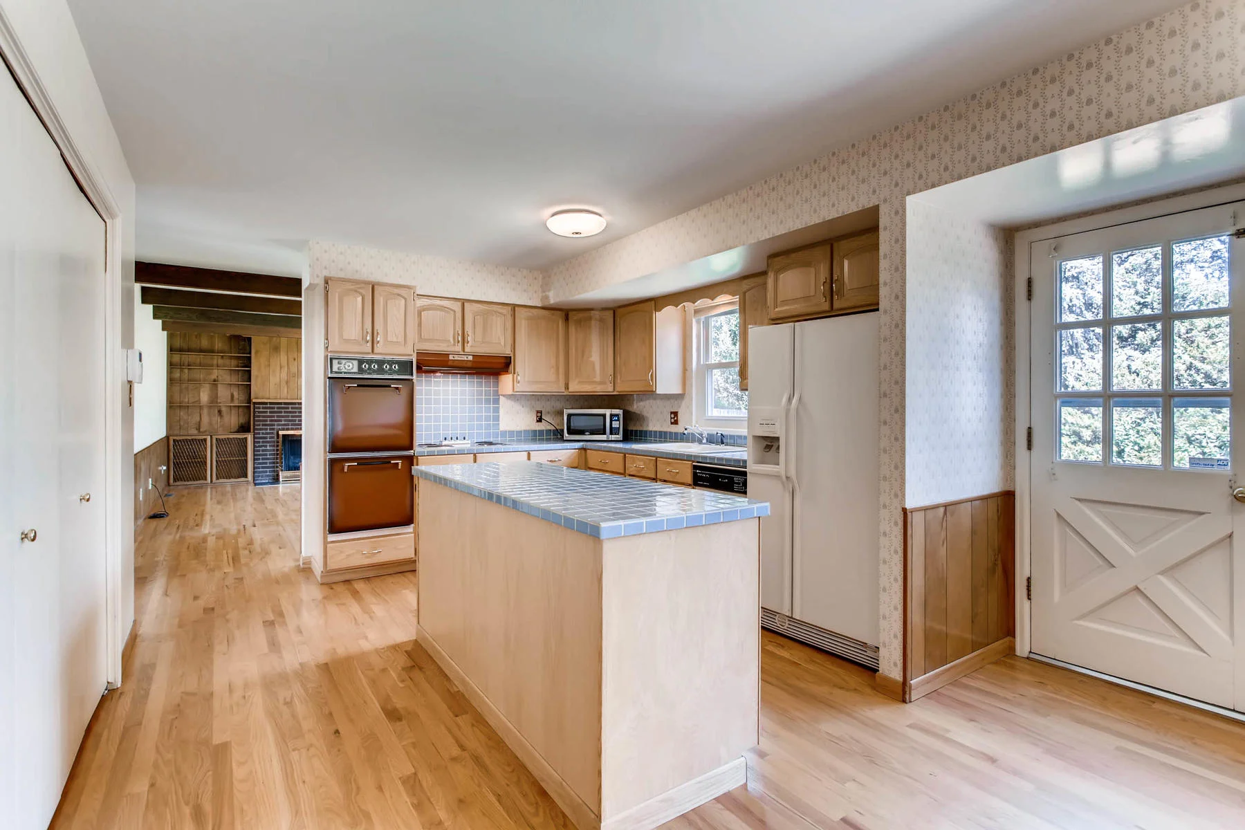 3111 S Monaco Circle Denver CO-010-10-Kitchen-MLS_Size.jpg