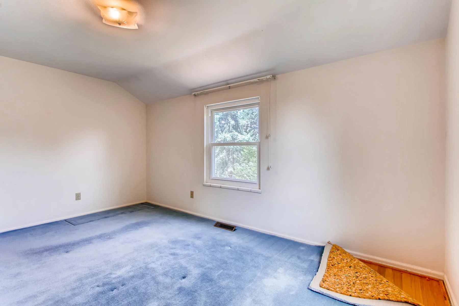 3111 S Monaco Circle Denver CO-018-11-2nd Floor Bedroom-MLS_Size.jpg
