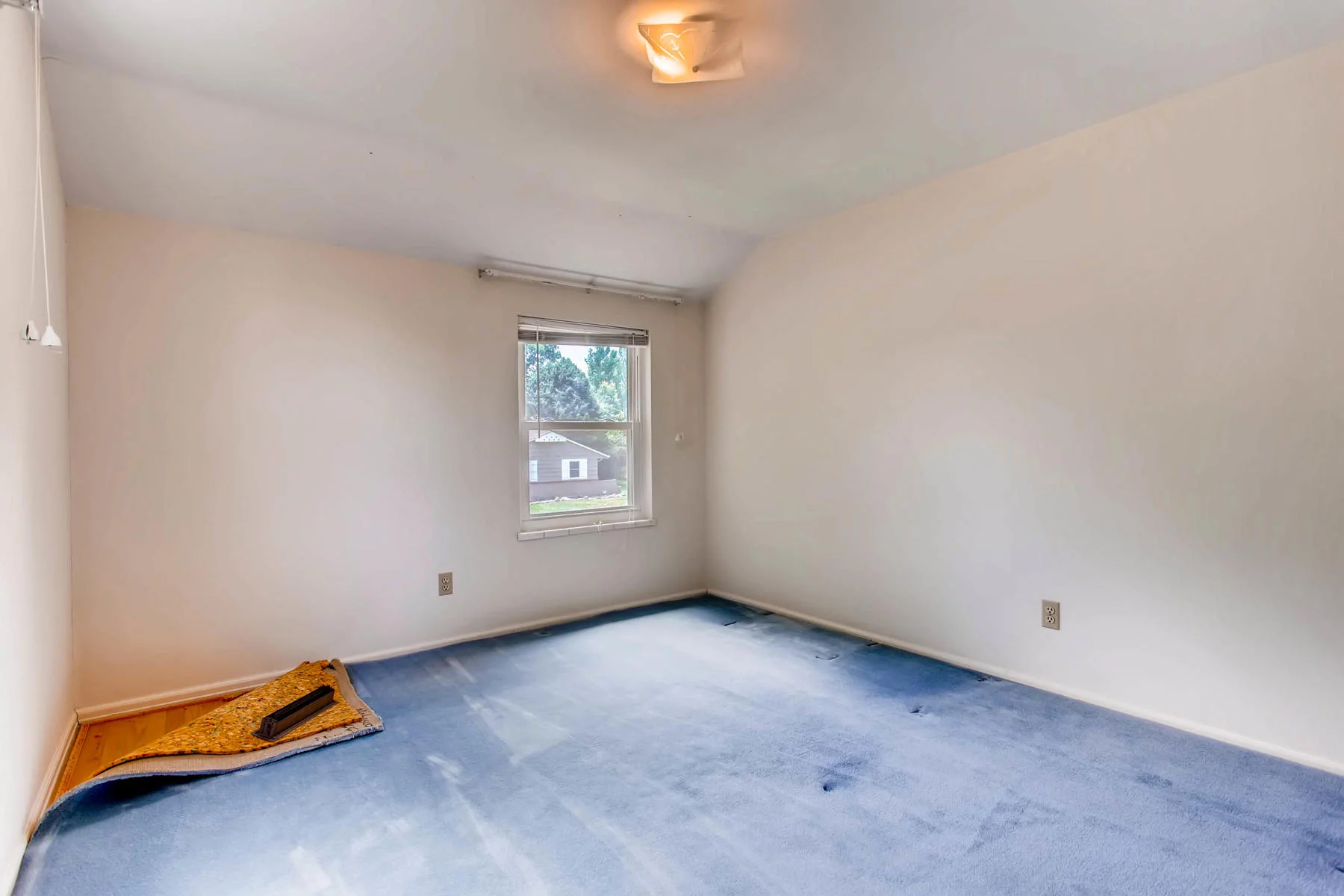 3111 S Monaco Circle Denver CO-021-18-2nd Floor Bedroom-MLS_Size.jpg