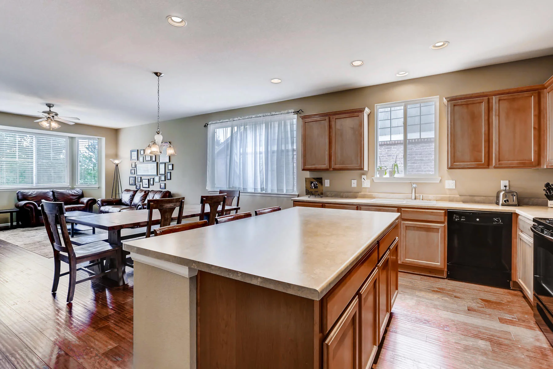 3385 S Jericho St Aurora CO-009-15-Kitchen-MLS_Size.jpg