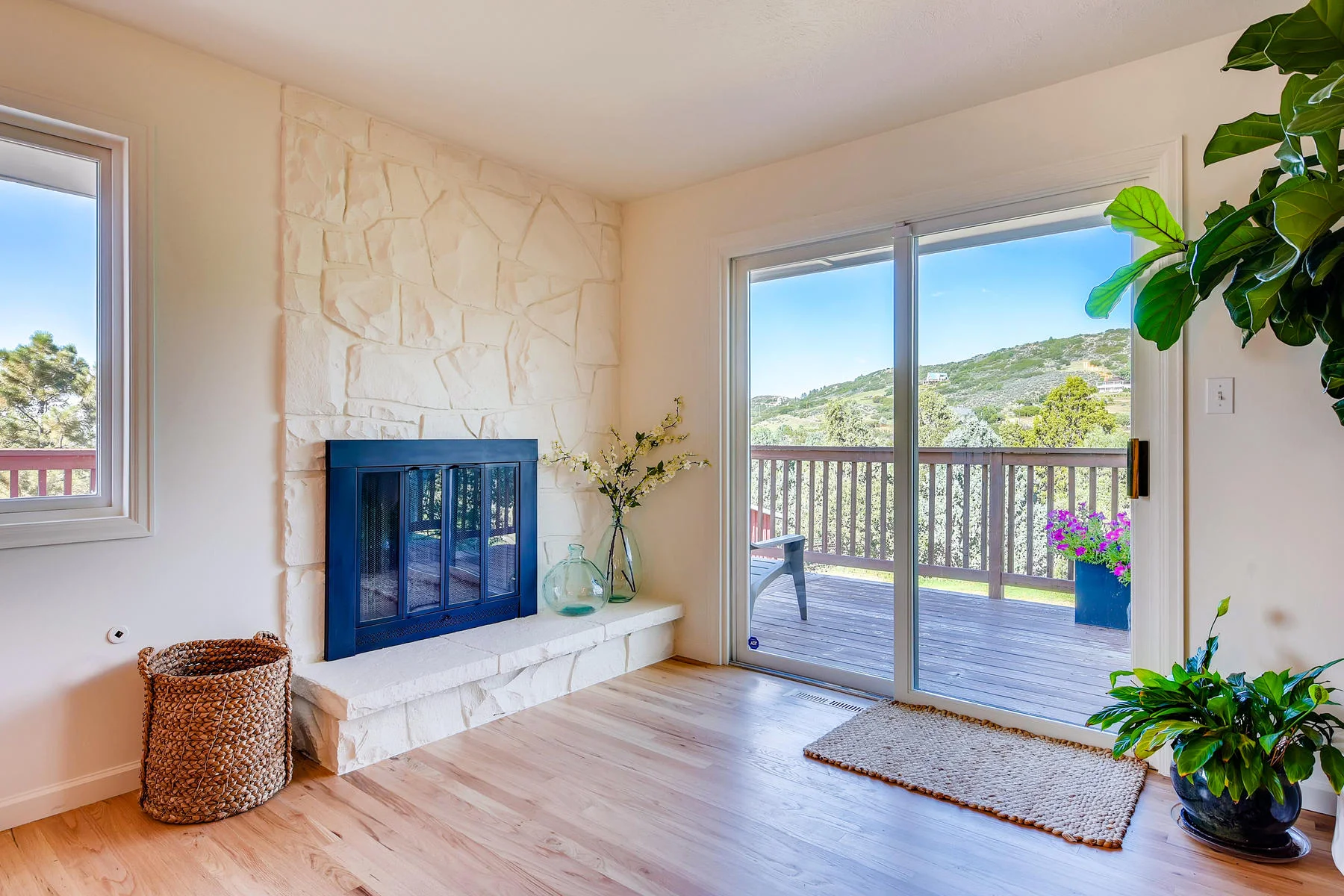 747 N Faver Dr Castle Rock CO-004-7-Living Room-MLS_Size.jpg