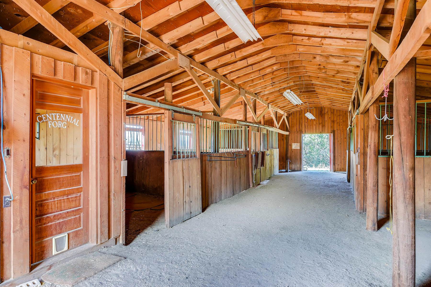 747 N Faver Dr Castle Rock CO-025-19-Barn-MLS_Size.jpg