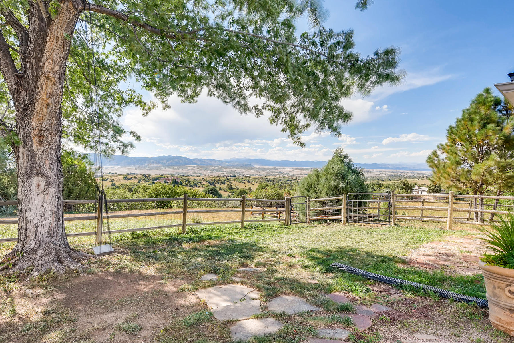 747 N Faver Dr Castle Rock CO-031-5-Views-MLS_Size.jpg