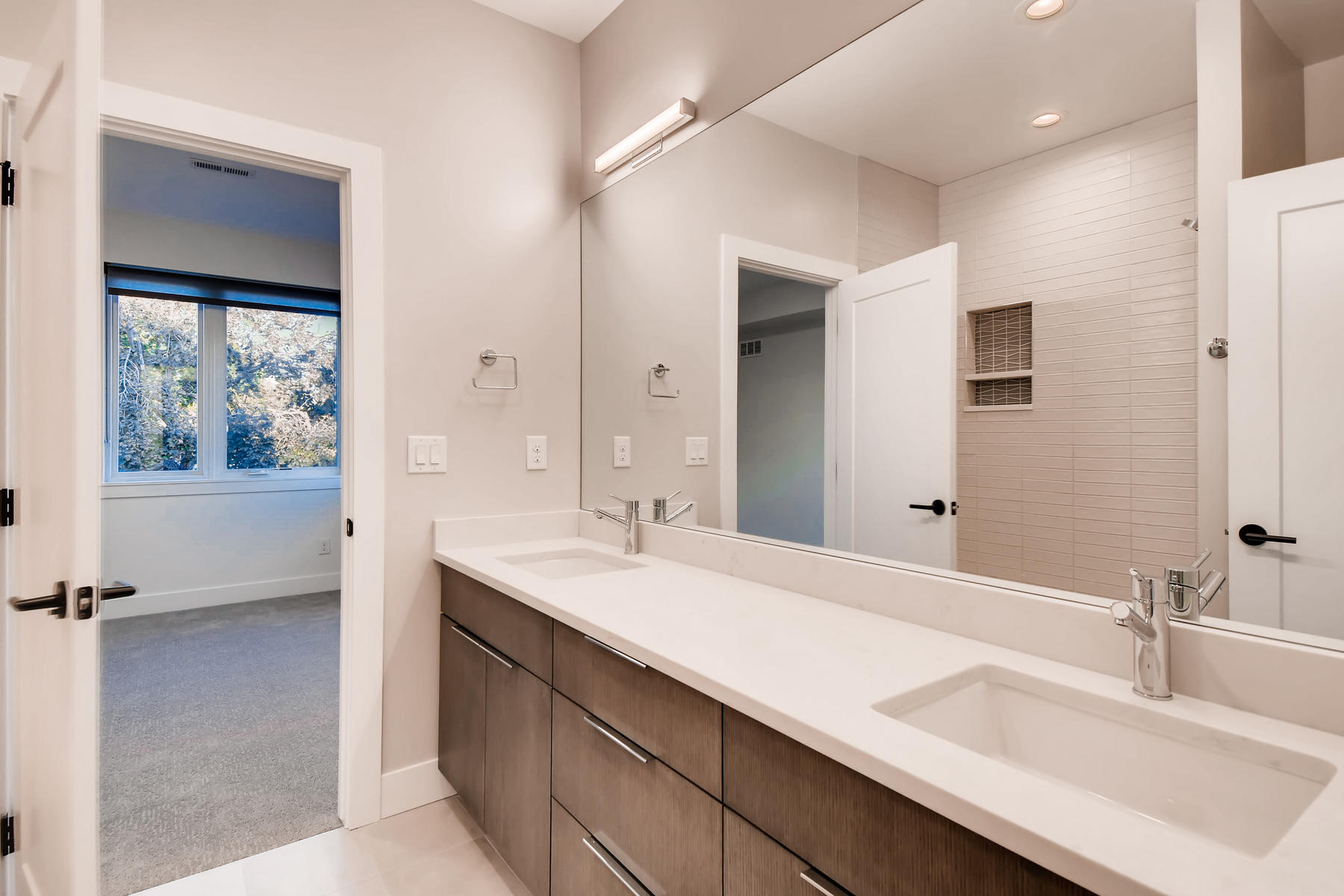 3485 S Clermont St Denver CO-029-30-2nd Floor Jack and Jill-MLS_Size.jpg