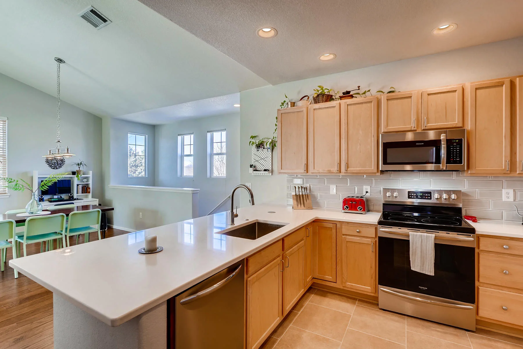 2142 S Fulton Cir 204 Denver-007-11-Kitchen-MLS_Size.jpg