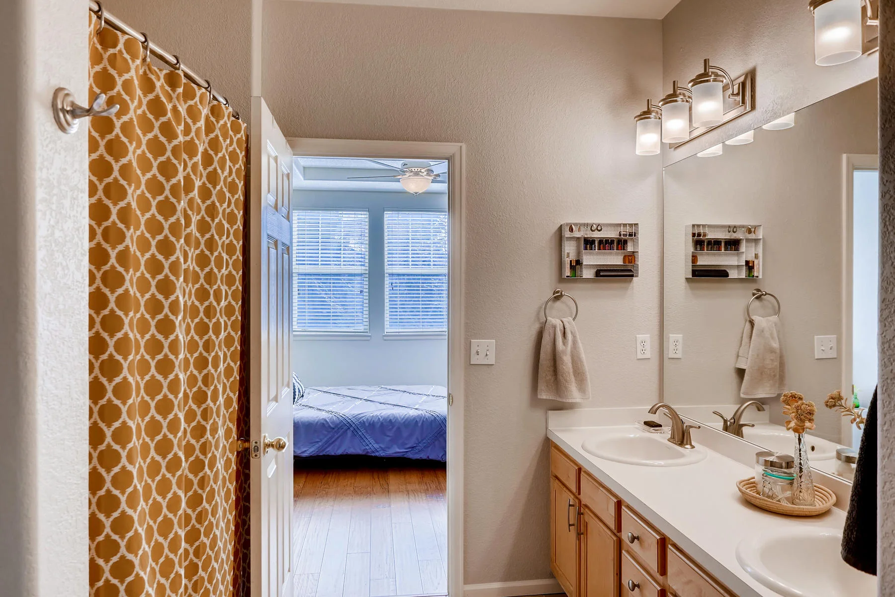 2142 S Fulton Cir 204 Denver-014-14-Master Bathroom-MLS_Size.jpg