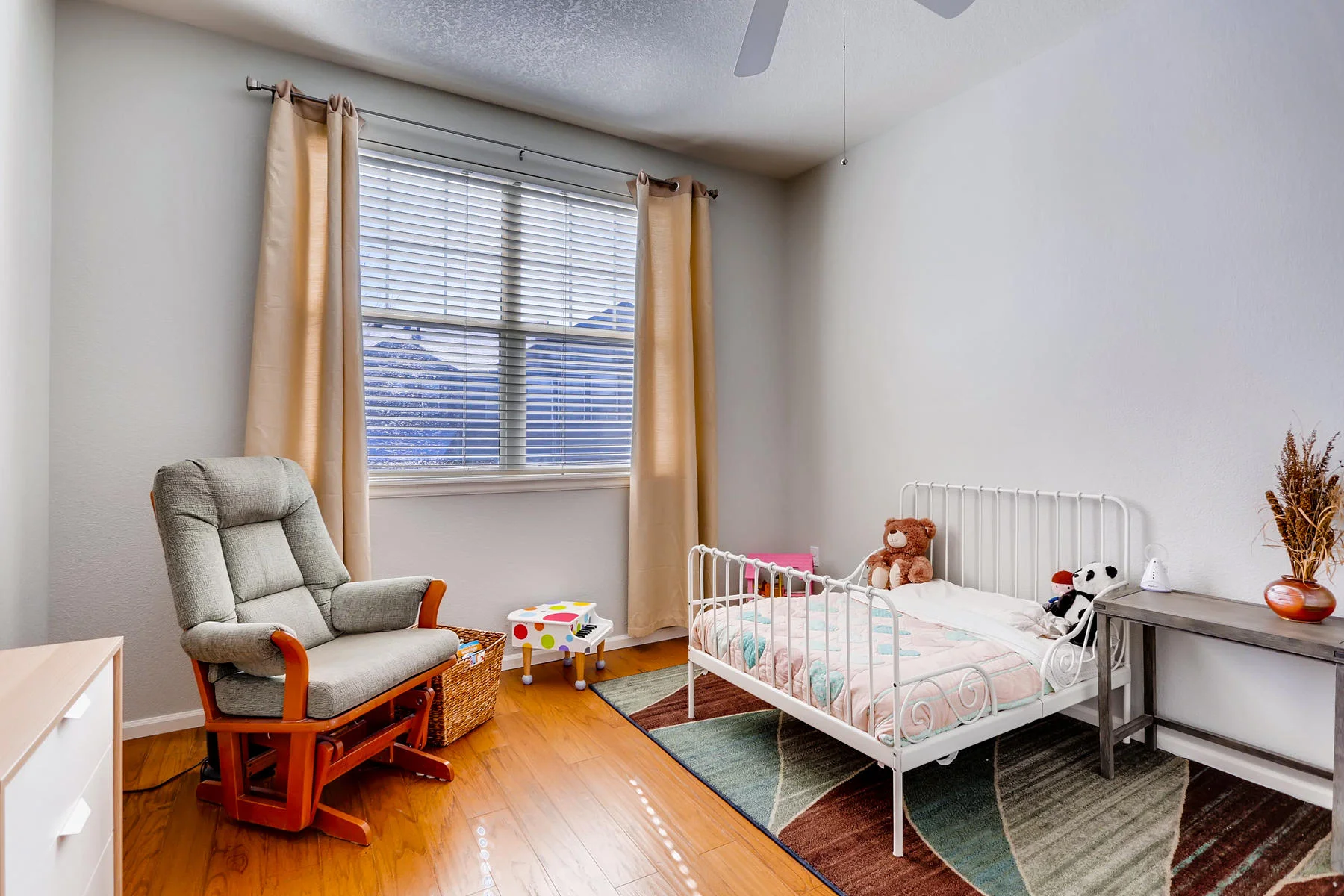 2142 S Fulton Cir 204 Denver-016-3-Bedroom-MLS_Size.jpg