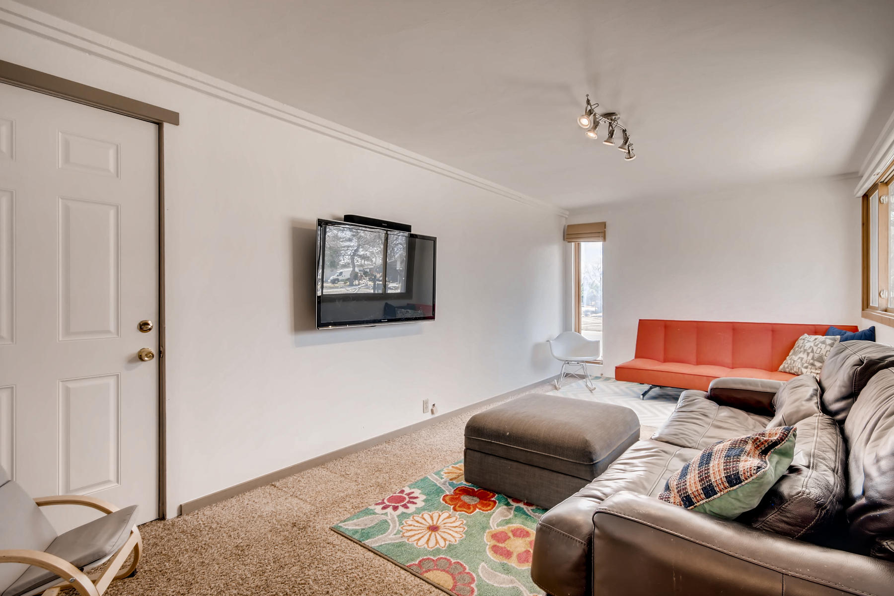 1835 S Jersey Way Denver CO-019-4-Family Room-MLS_Size.jpg
