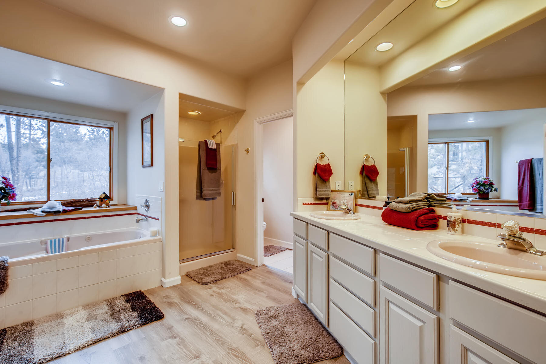 4801 Delaware Dr Larkspur CO-018-012-Master Bathroom-MLS_Size.jpg