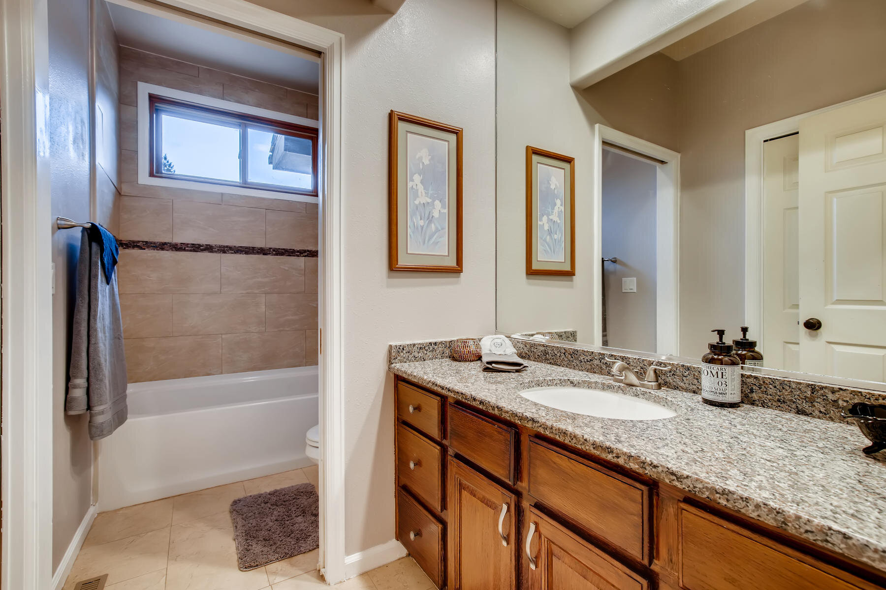 4801 Delaware Dr Larkspur CO-022-019-Bathroom-MLS_Size.jpg