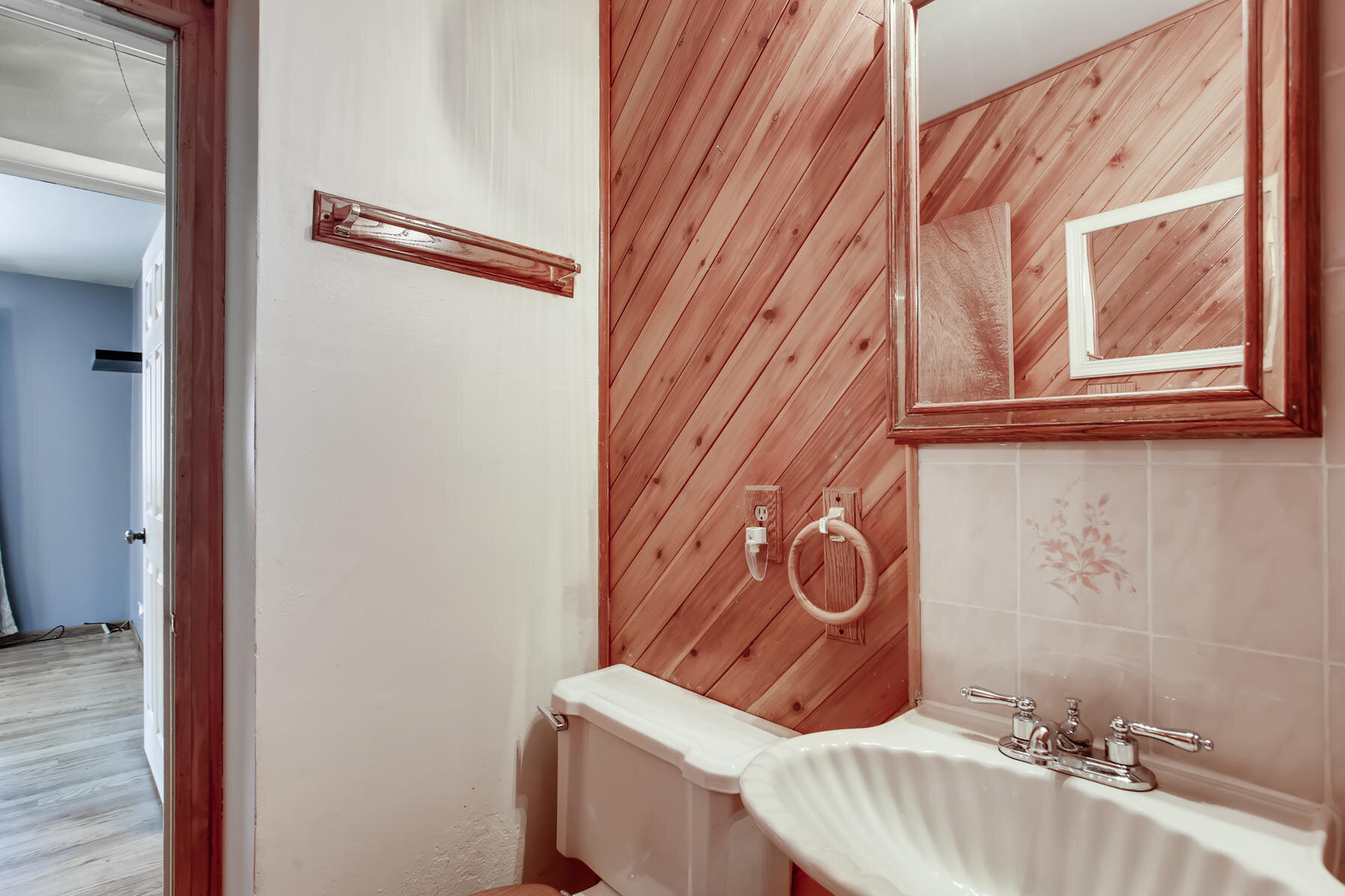 2556 S Clermont Street Denver-019-015-Master Bathroom-MLS_Size.jpg