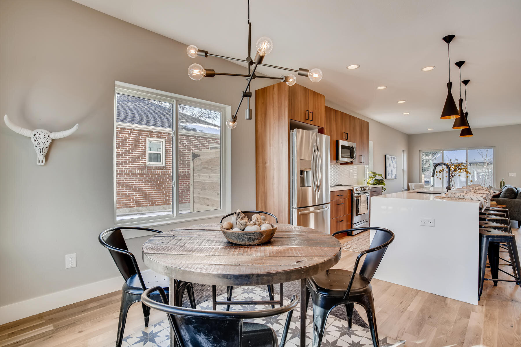 4641 S Lincoln Street-011-010-Breakfast Area-MLS_Size.jpg