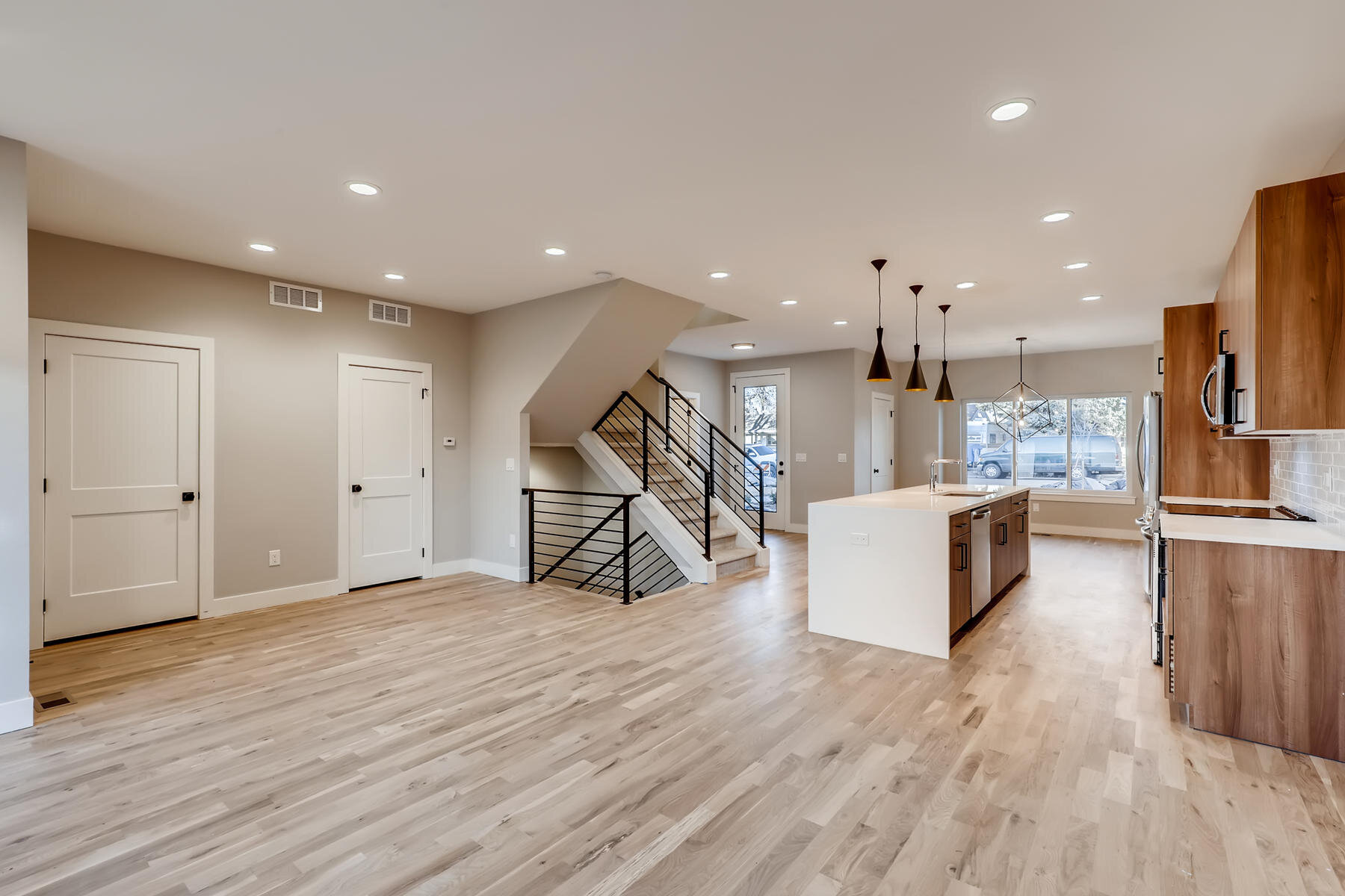 4639 S Lincoln Street-002-006-Living Room-MLS_Size.jpg