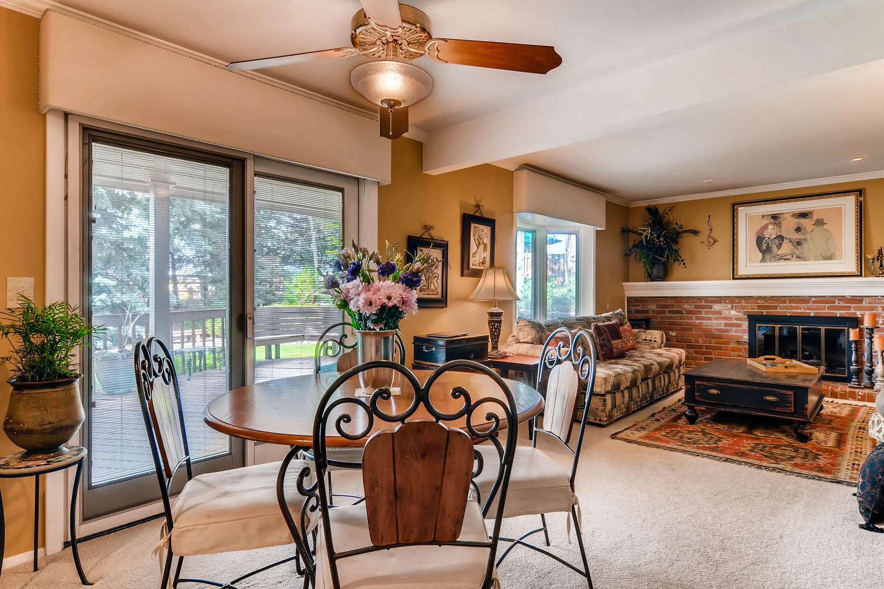 8545 E mineral Circle-MLS_Size-012-23-Breakfast Area-1800x1200-72dpi.jpg