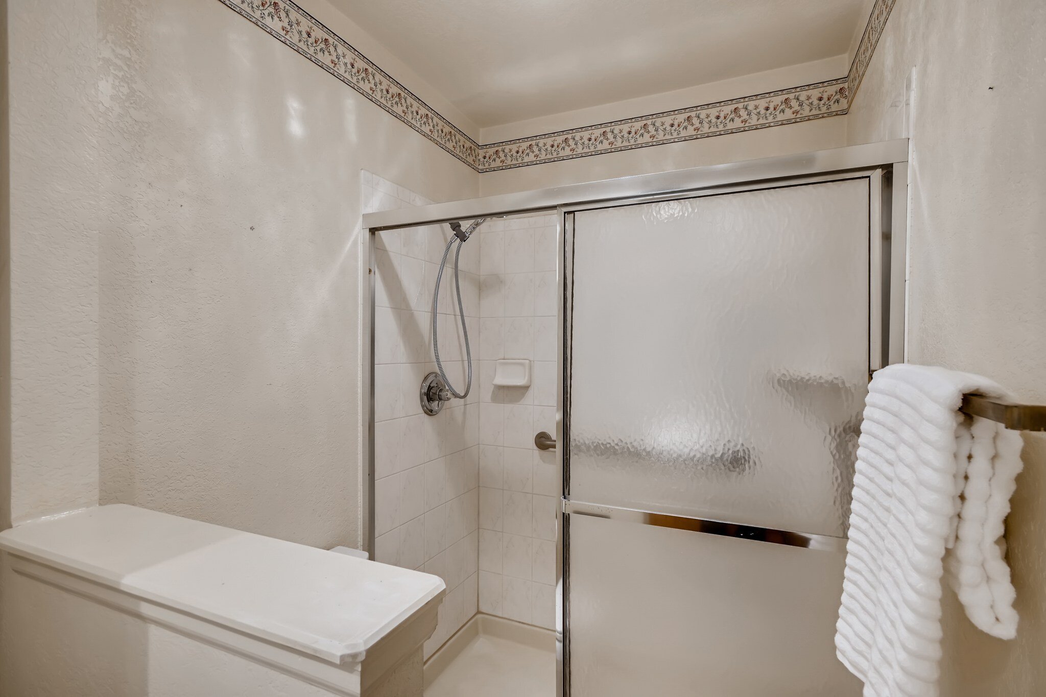 5464 White Pl Boulder CO - MLS Sized - 021 - 29 Bathroom.jpg