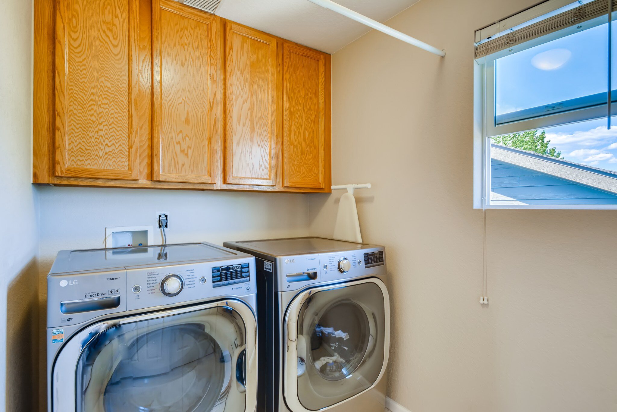 33 2nd Floor Laundry Room.jpg