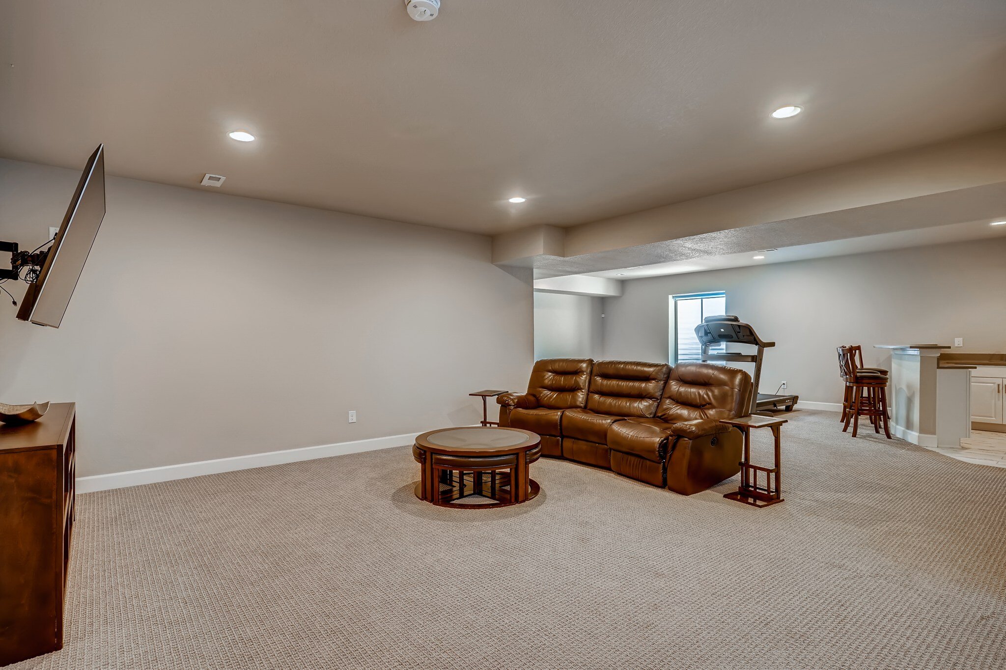 093 Lower Level Living Room.jpg