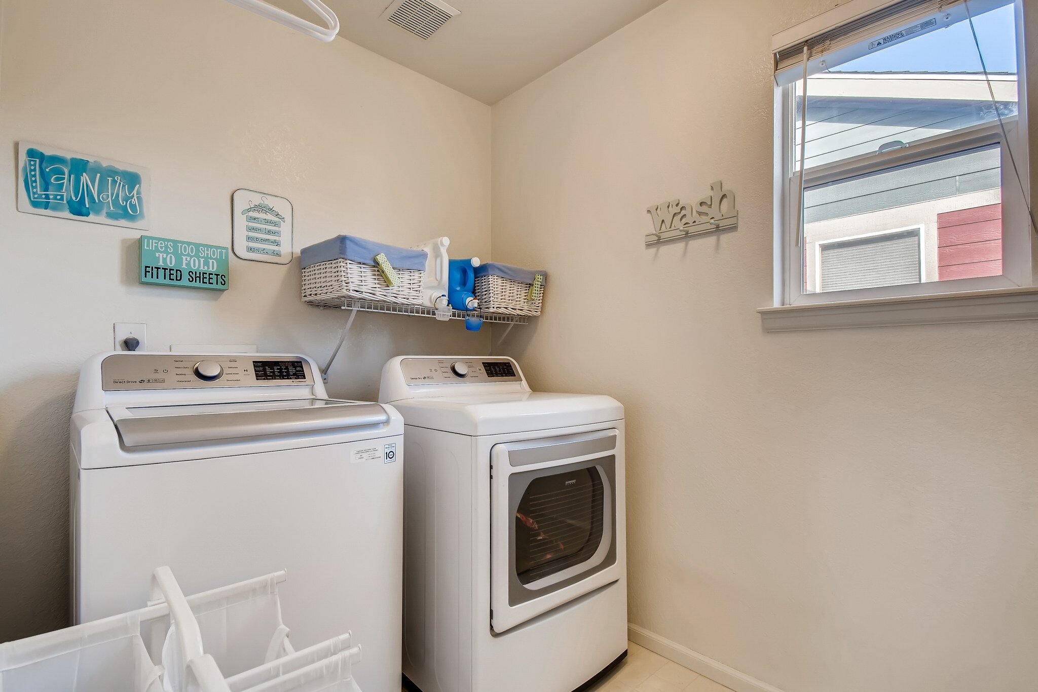 25 2nd Floor Laundry Room.jpg