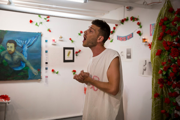 The artist Mur performs his song “I Should Not Watch the Bachelor” at “Here for the Right Reasons.”