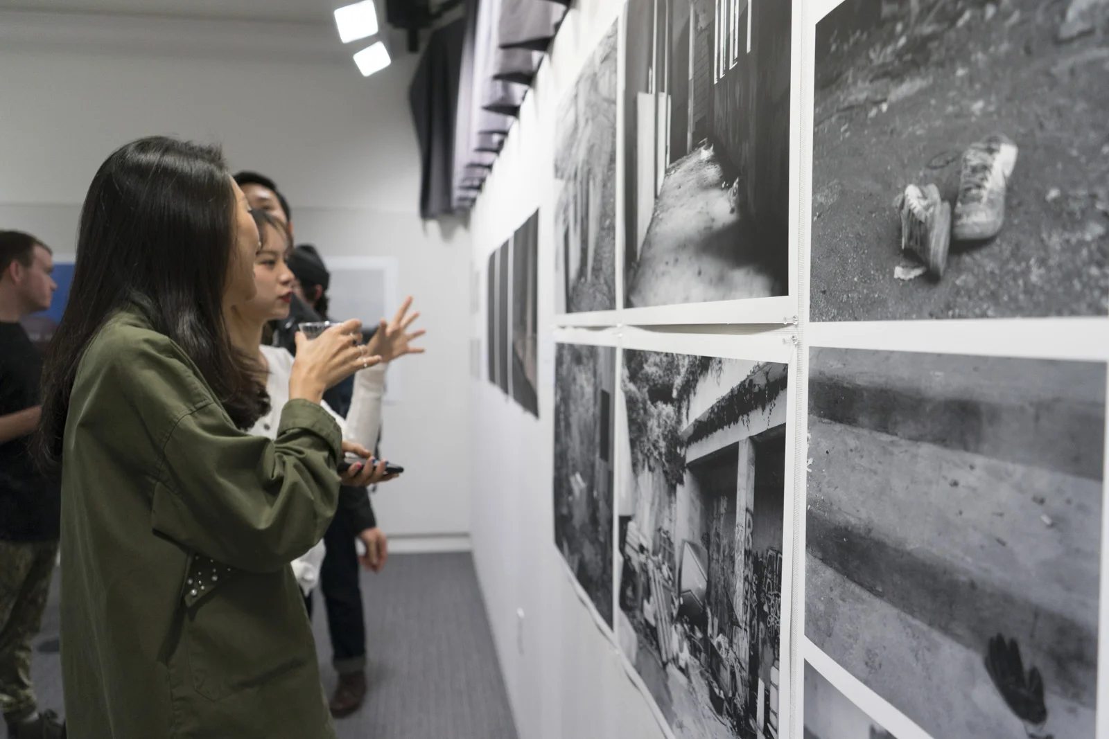 New student Angie Nam discussing her work. 
