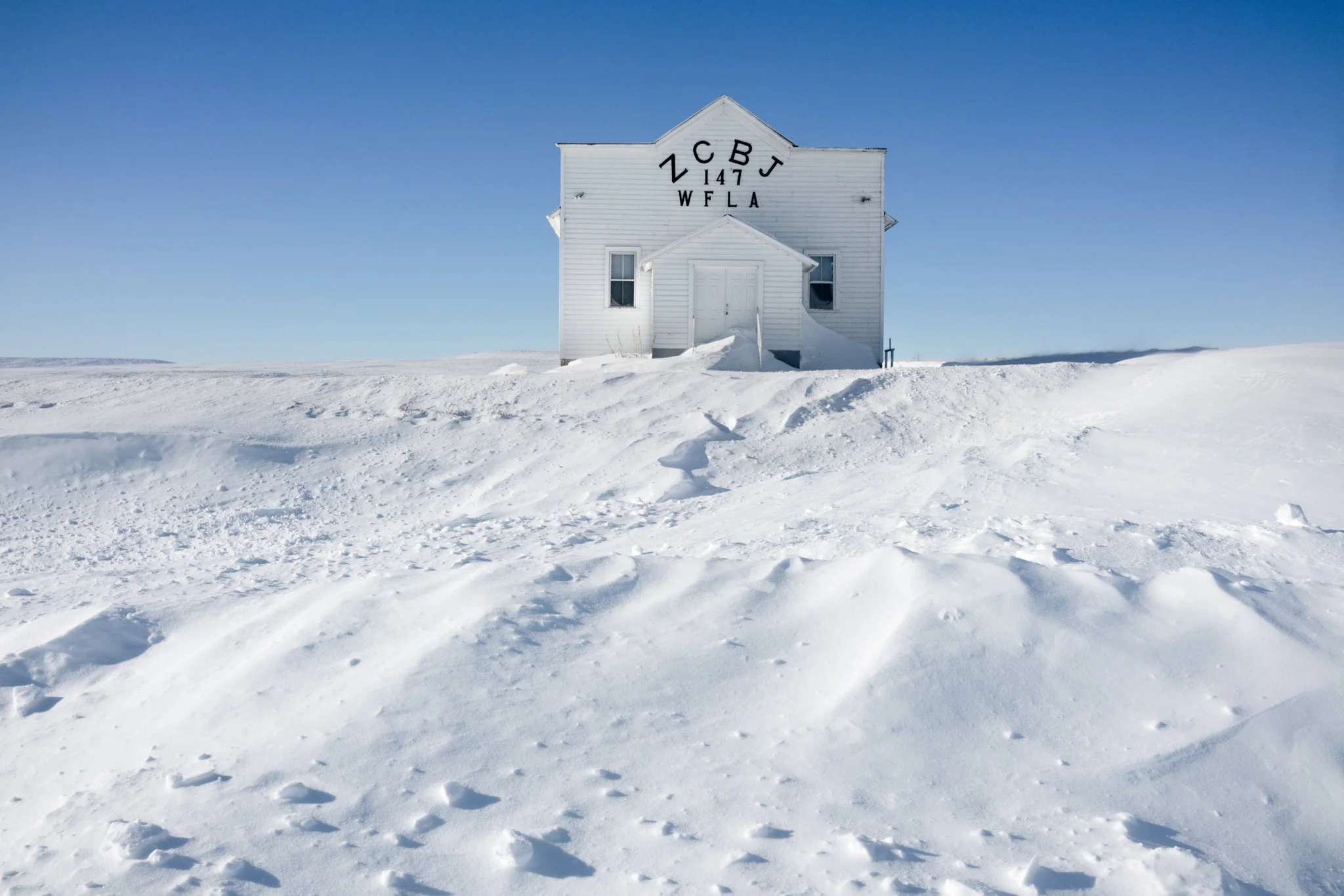 snowhouse.jpg