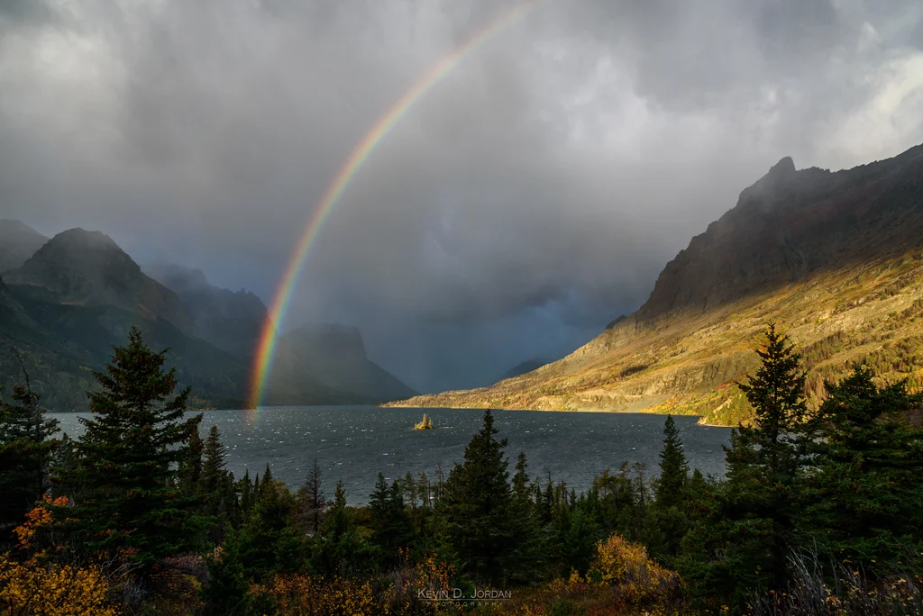 Rainbow over Wild Goose Island and Saint Mary Lake in Glacier National Park (© Kevin D. Jordan Photography)