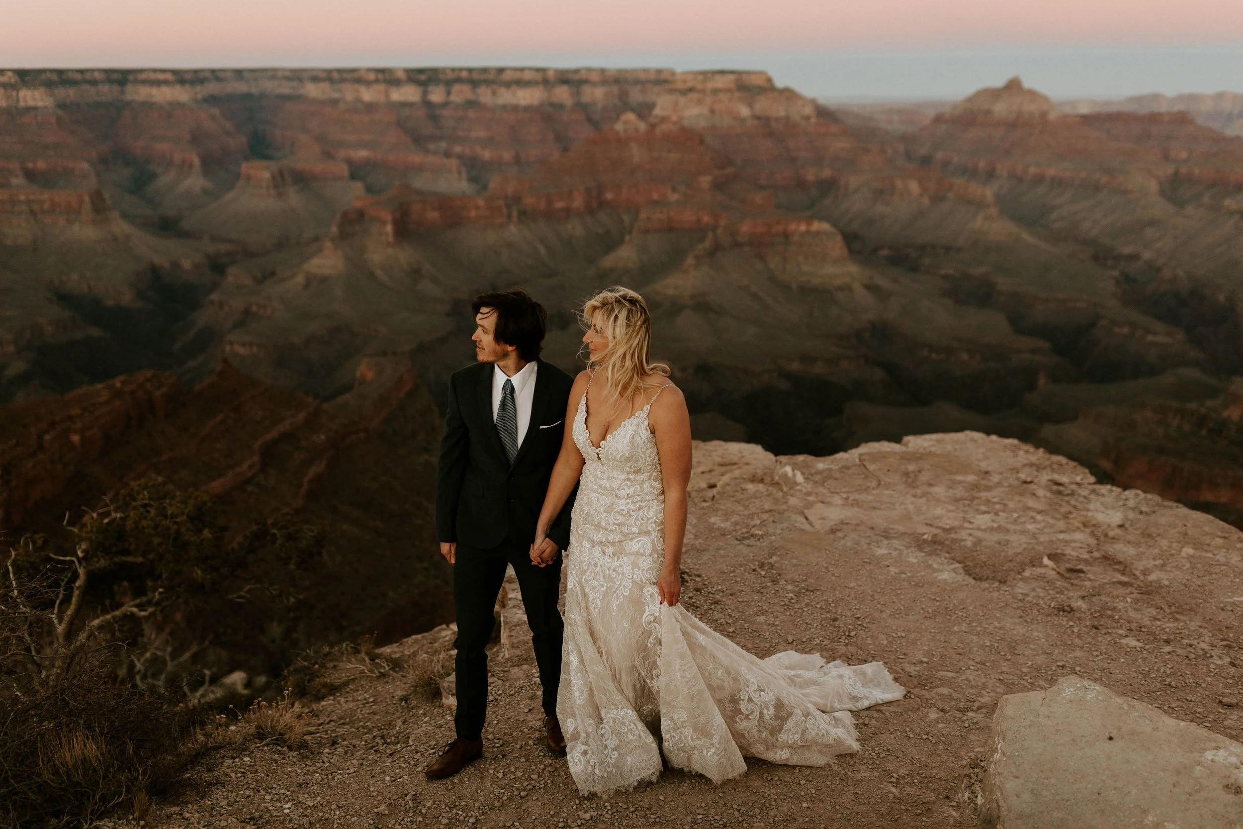 GrandCanyonArizonaAdventureBridalSessionErikaGreenePhotography35.jpg