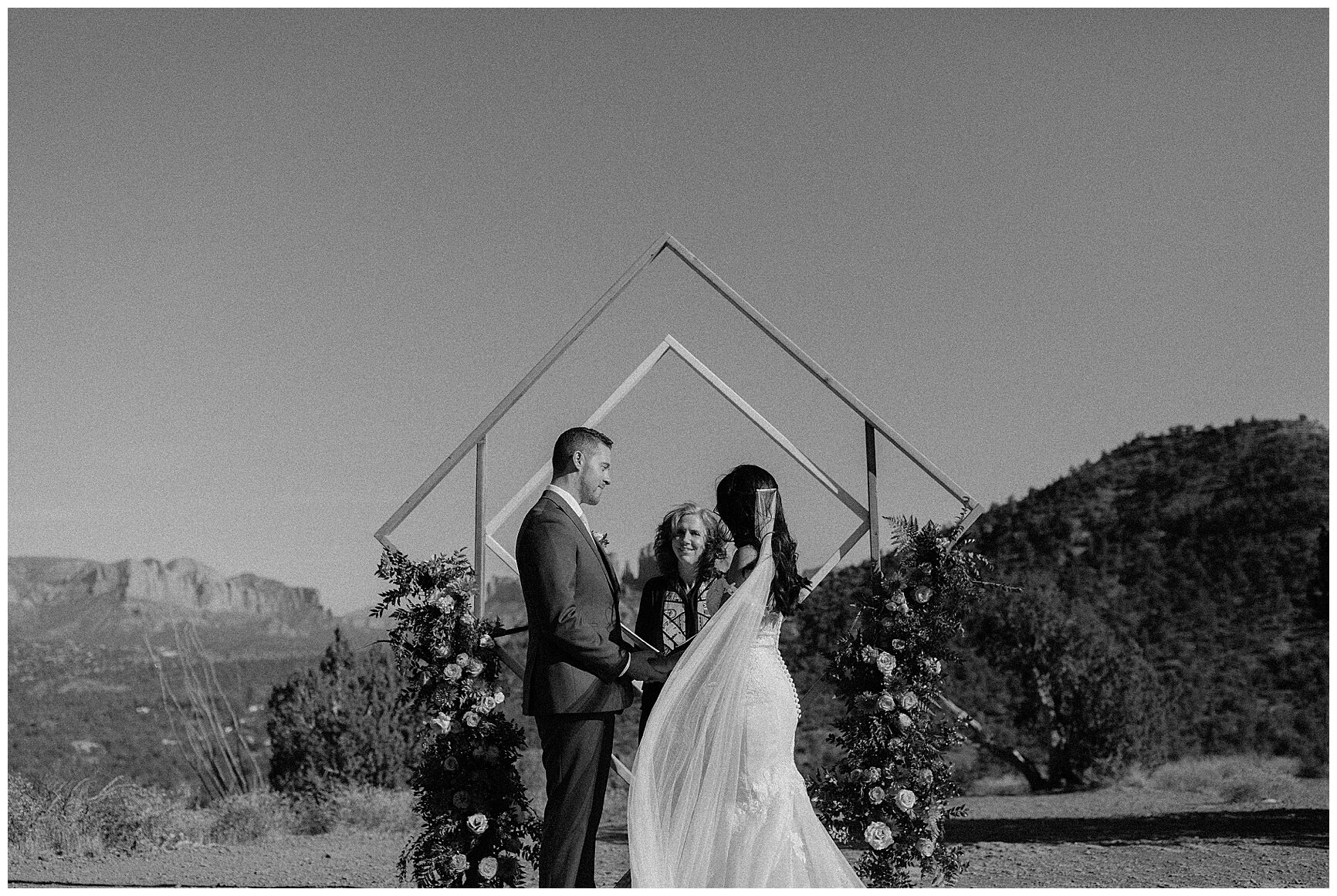 Sedona Elopement - Erika Greene Photography - Arizona Elopement Photographer_0045-1.jpg