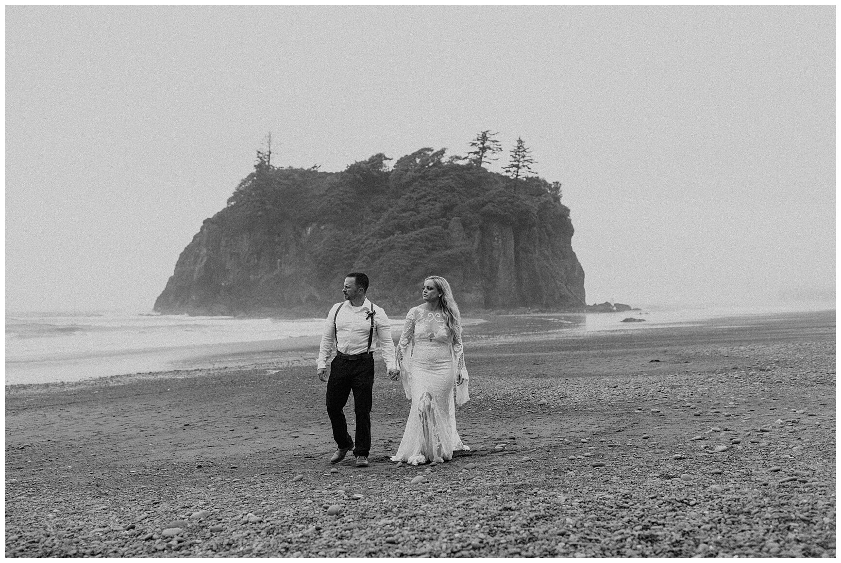 bride and groom elopement portraits on the beach along the Washington coast