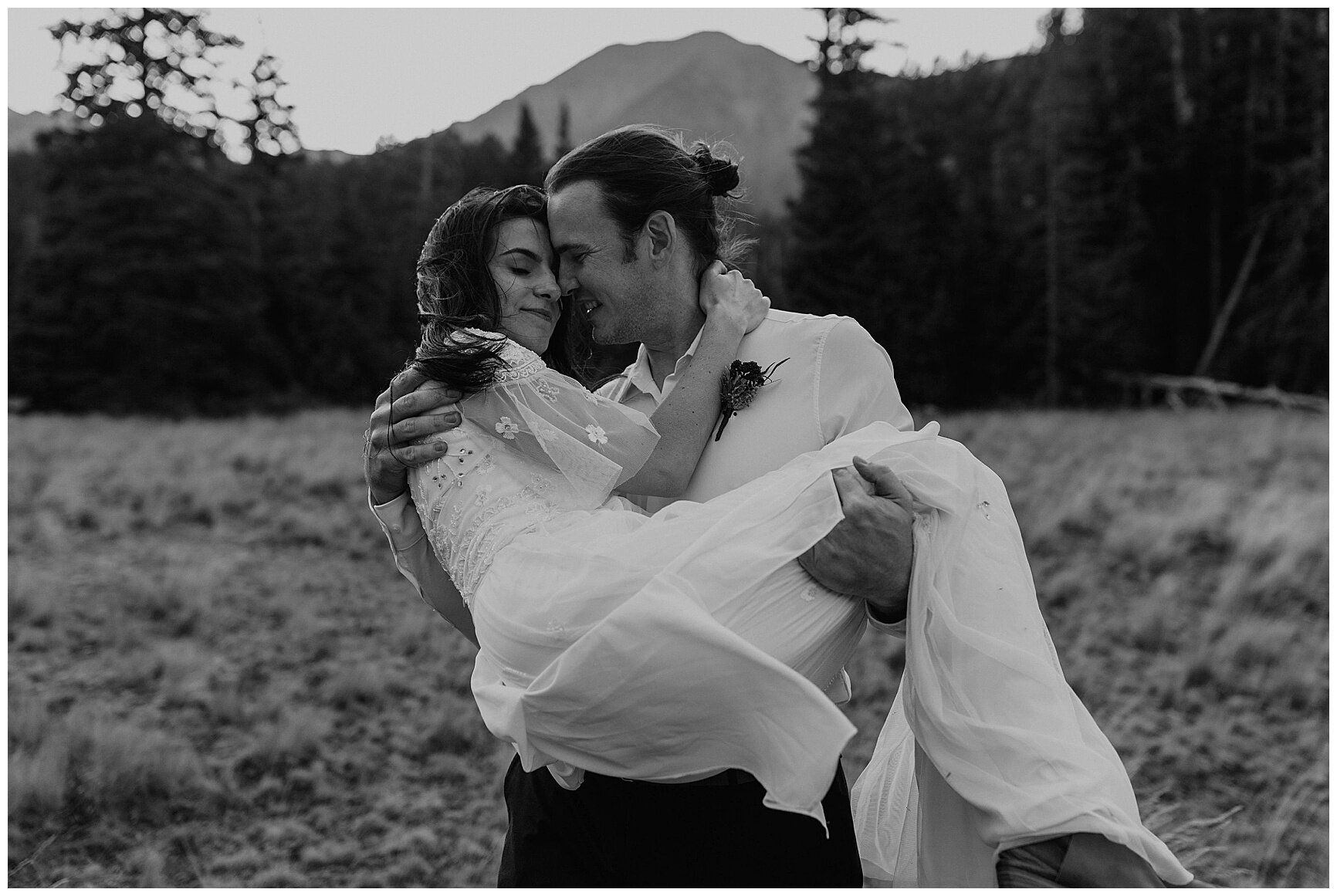 Flagstaff Hiking Elopement - Erika Greene Photography - Arizona Elopement Photographer_0029.jpg