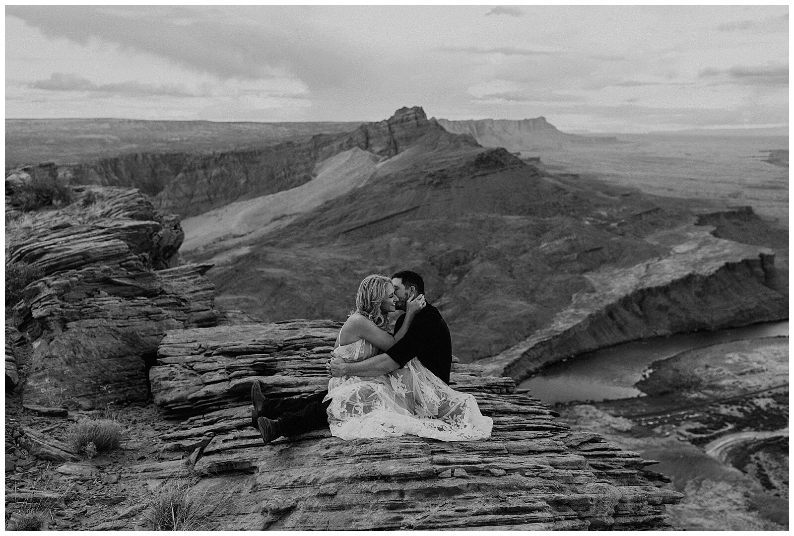 Horseshoe Bend Engagement Session - Erika Greene Photography - Arizona Elopement Photographer_0031.jpg