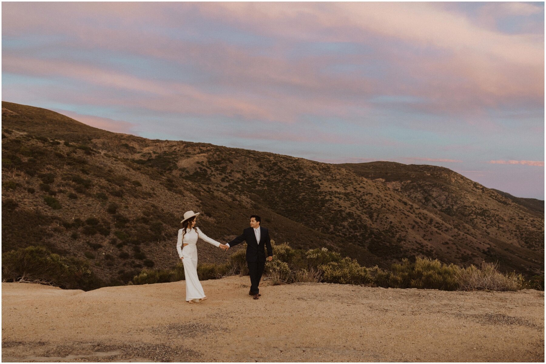desert engagement session in california - erika greene photography - couples photographer_0021.jpg
