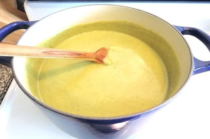Creamy Broccoli Curry Soup