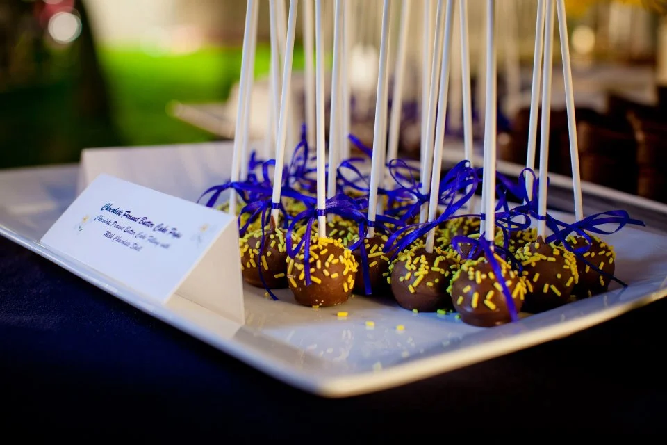 Laura &amp; Jon's Wedding Cake Pops