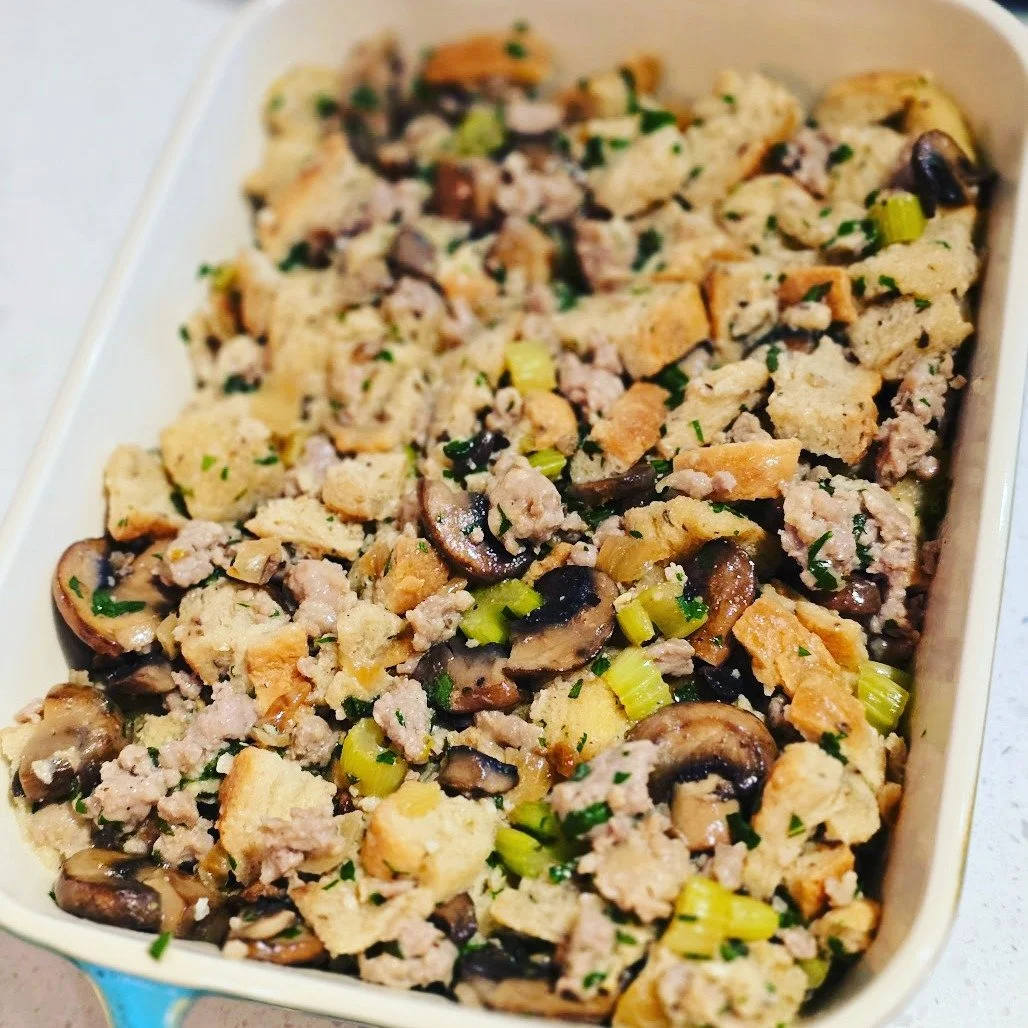 Holiday Stuffing with Sausage &amp; Mushrooms

#holidayfood #stuffingrecipe #holidayrecipes #delecticious

Recipe: https://www.delecticious.com/blog-posts/2025/11/22/holiday-stuffing-with-sausage-amp-mushrooms