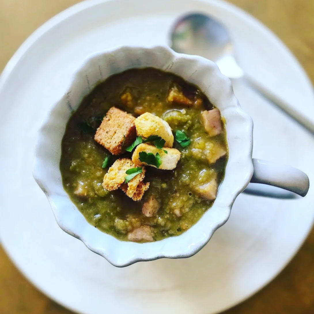 This Split Pea &amp; Ham Soup is the ultimate cozy winter dish &mdash; hearty enough for lunch and equally perfect as a comforting dinner side. 

Recipe: https://www.delecticious.com/blog-posts/2025/12/16/split-pea-amp-ham-soup

#soup #splitpeasoup #