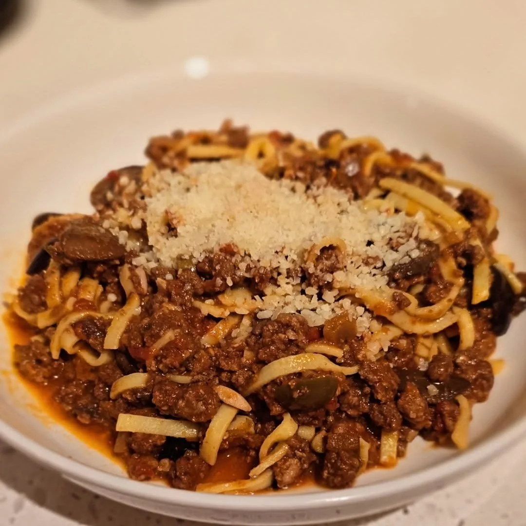 Meaty Marinara Sauce

Recipe: https://www.delecticious.com/blog-posts/2026/1/28/extra-meaty-marinara-sauce-with-mushrooms-amp-olives

#recipes #marinarasauce #delecticious