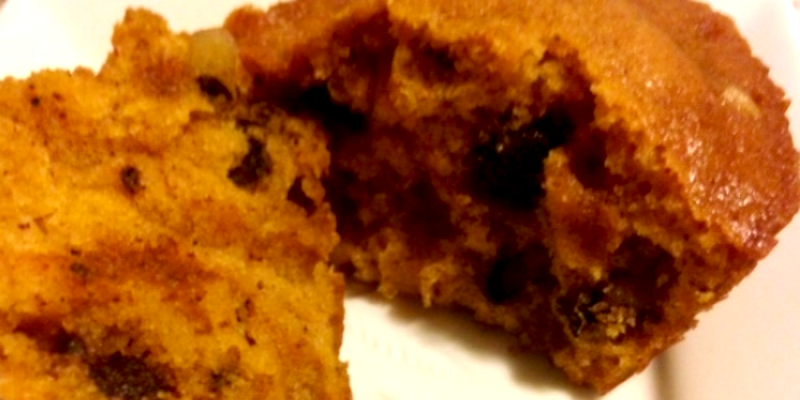 Holiday Pumpkin Muffins: Perfect for Breakfast or Dessert!