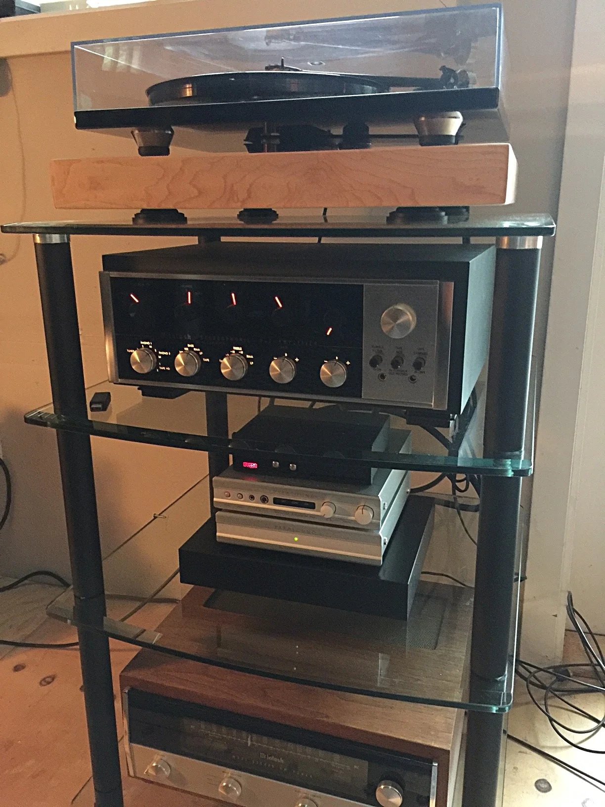 Bob A system : McIntosh MR71/C20, Rega RP6/Elys cartridge, Parasound DAC/Phono, McIntosh MC30 monoblocks, 1976 Klipsche KHorns.