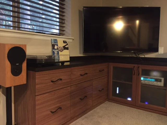 Sean F System: Marantz 2015 receiver, Rega P1, Rega RX1 speakers/GHA 24 stands, Sonos Connect, Replacements "Pleased to Meet Me."