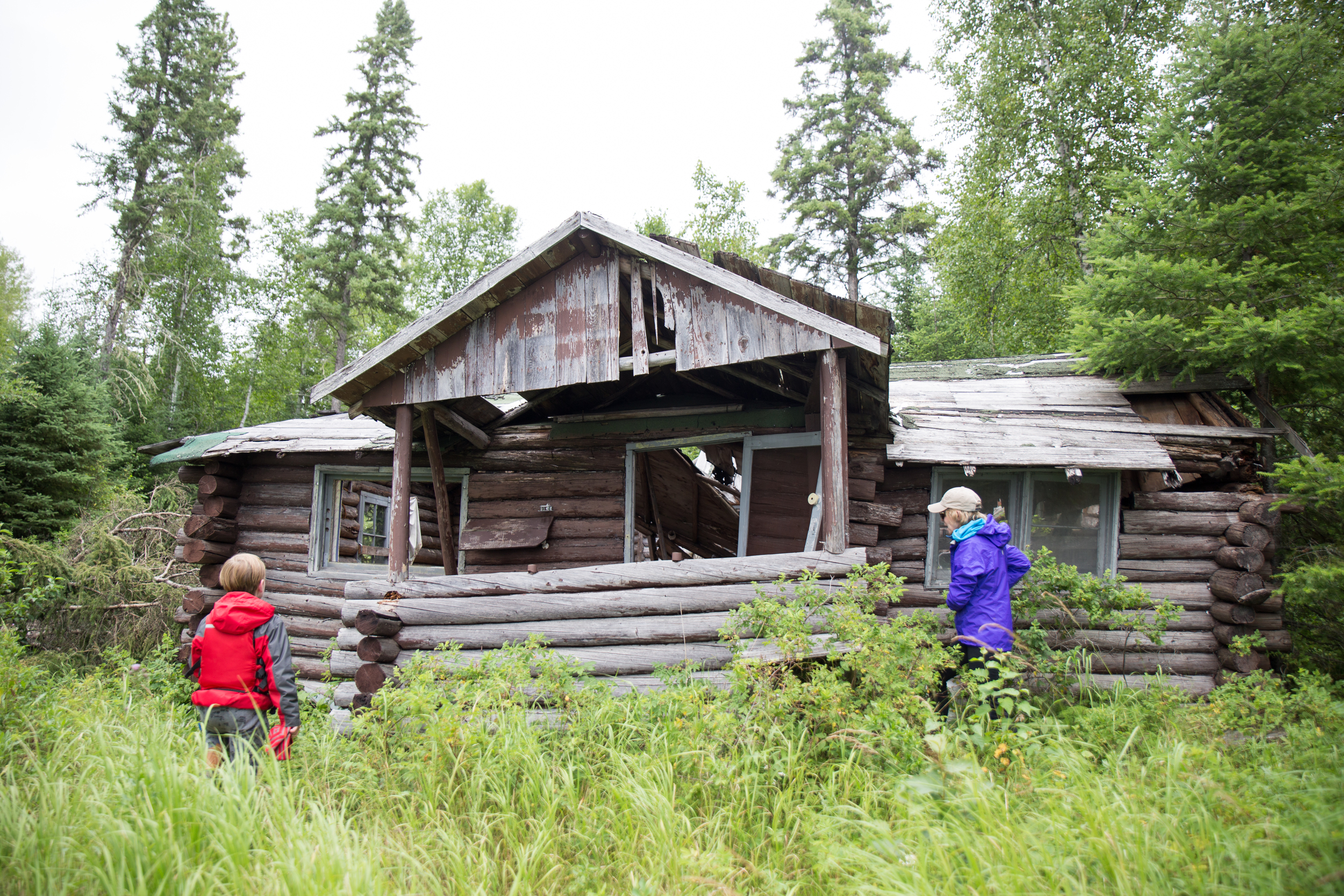 An abandoned cabin. An amazing spot to explore. I hope to share more photos from here in a separate post.