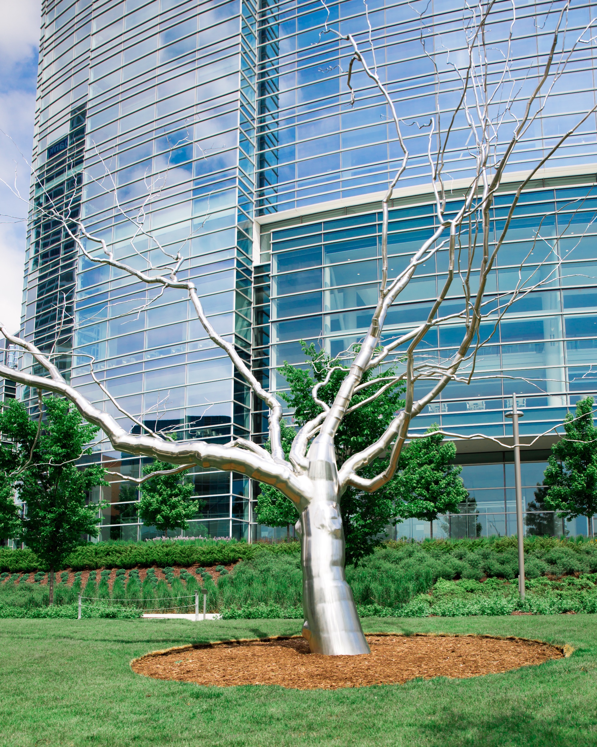 I love this tree!! “Cleft From The Series Dendrites” by Roxy Paine. Magical.