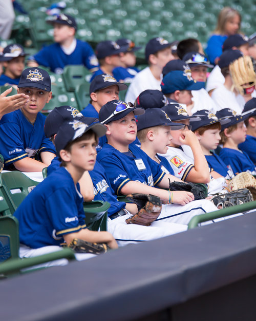 Brewers kick off first day of Summer Camp at Miller Park