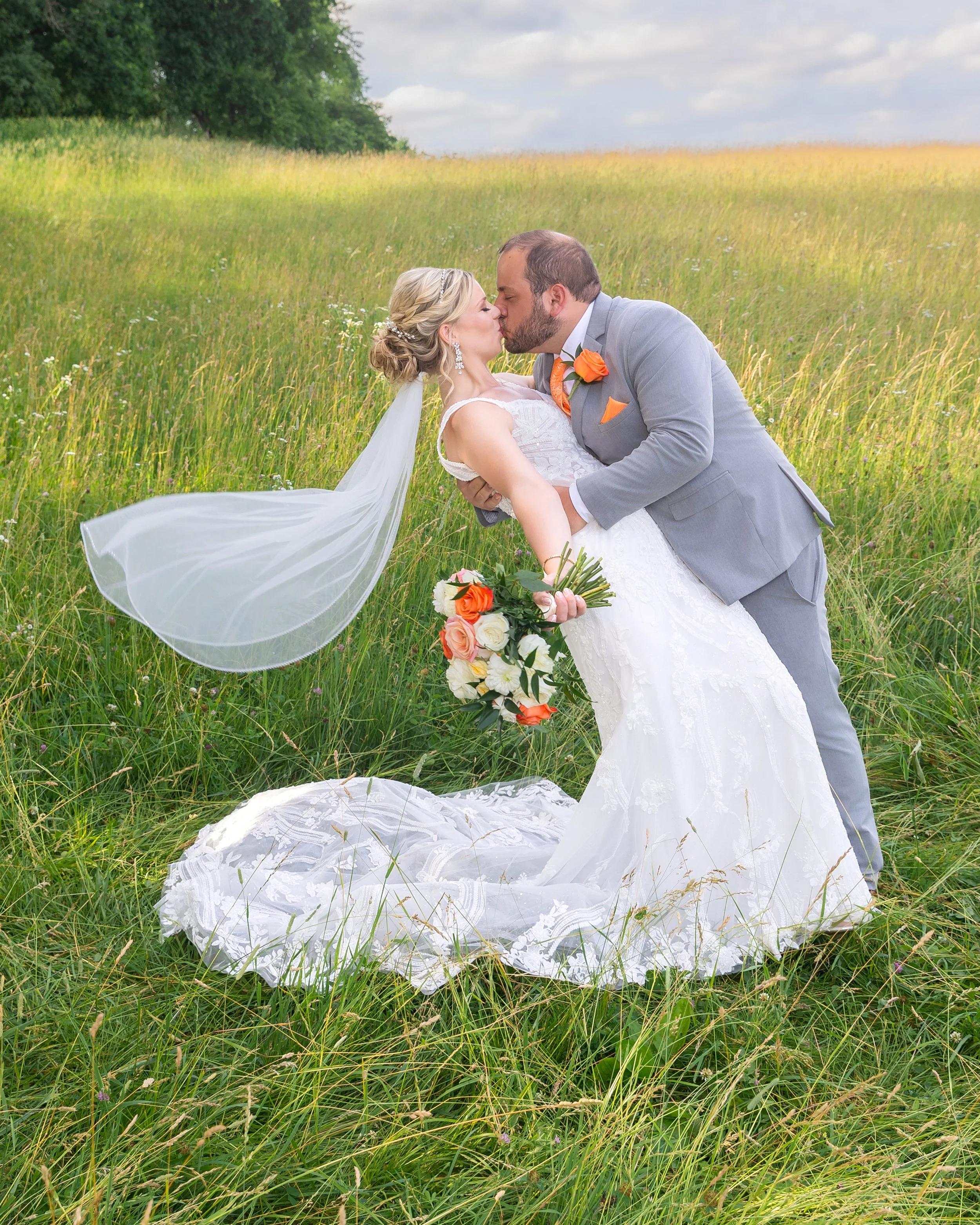 A Citrus-Toned Summer Wedding at Southminster Presbyterian Church &amp; The Legend at Merrill Hills