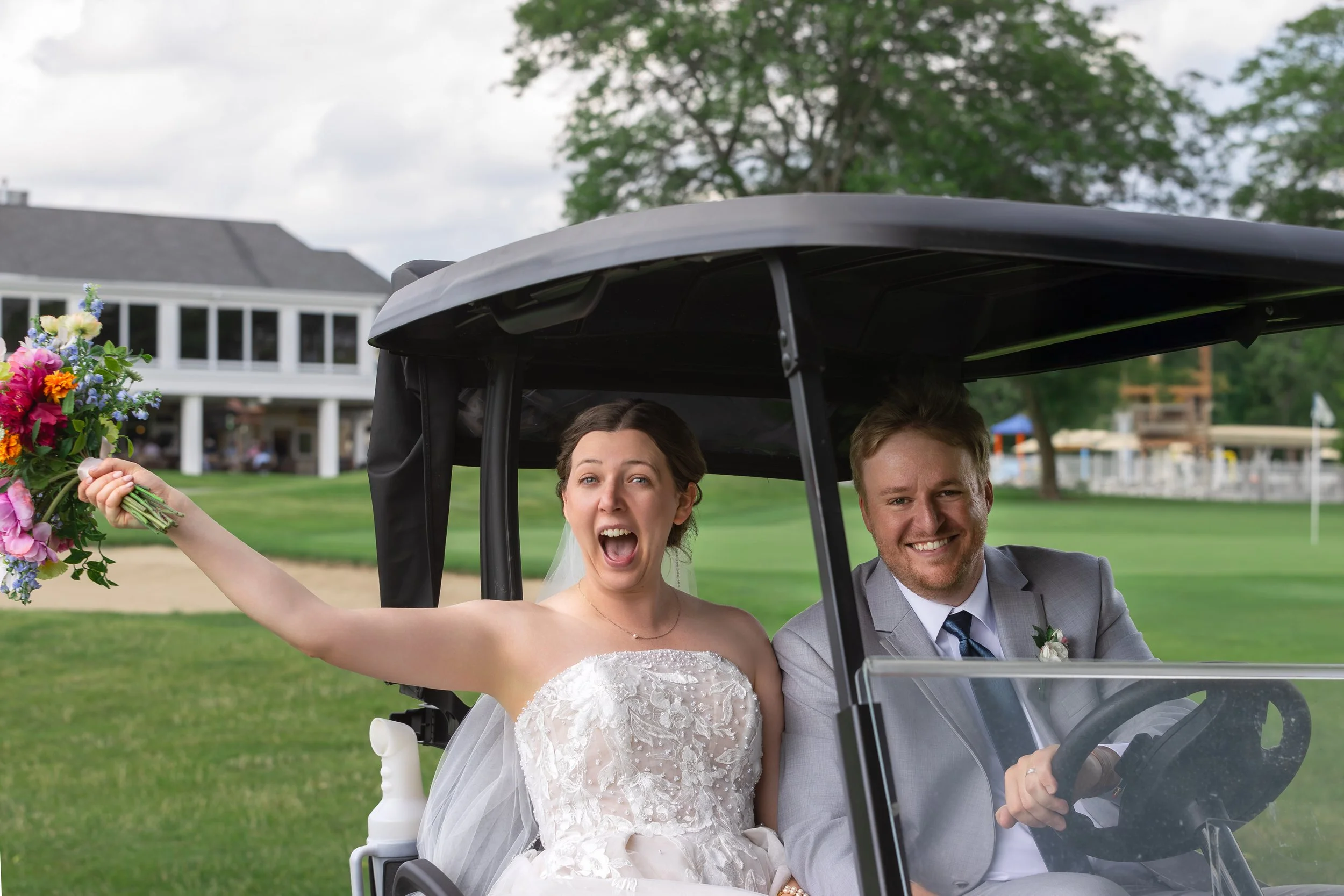 A Mid-Summer Wedding at St. Anthony Catholic Church &amp; the River Club of Mequon 