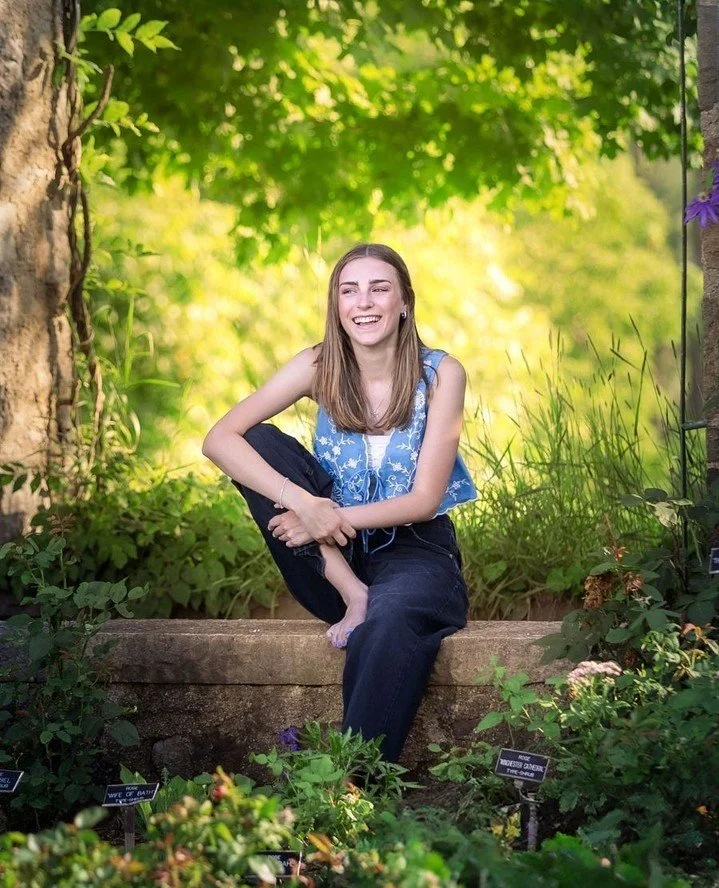 Emma + her family in July. The kind of session where you lose track of time because everyone is just so genuinely fun! ⁠
⁠
I love when senior sessions turn into family sessions! 
⁠
Class of 2025 //BCHS🤍⁠
⁠
#HighSchoolSenior #SeniorPhotography #Famil
