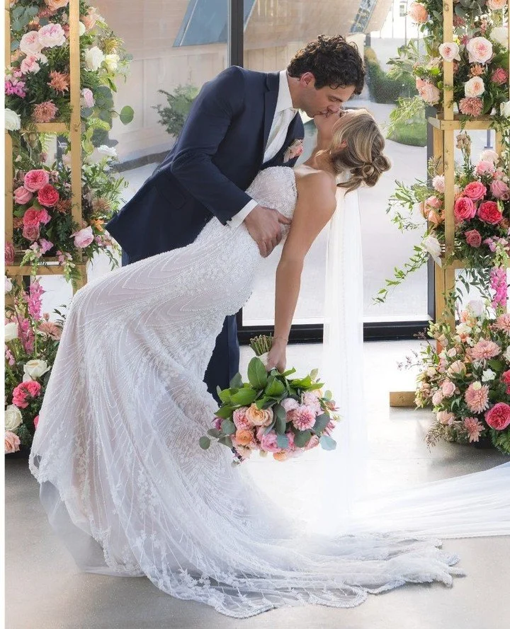 From a mom who designed every single arrangement herself to Trader Joe's flowers made into something genuinely magical &mdash; flowers last season were something else.⁠
⁠
A roundup of my favorites from the season. 🌸🌿⁠
⁠
#WeddingFlowers #WeddingBouq