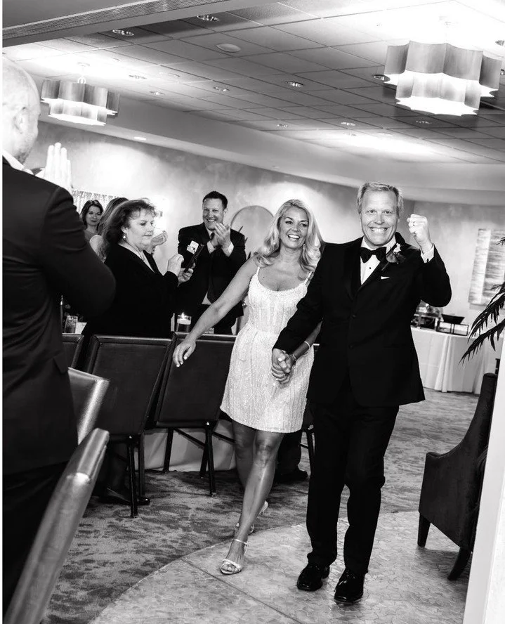 I love the second dress on this glam bride. Ready to rock their reception!⁠
⁠
⁠
Venue: @zillilakeandgardens⁠
Florist: @urbansenseflowers⁠
Photos: @jillemmer⁠
Catering: @zillihospitalitygroup⁠
Dessert: @zillihospitalitygroup⁠
Apparel: @missrubyboutiqu